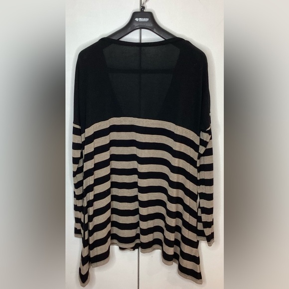 Bardot black and tan oversized button up sweater with pockets - Picture 2 of 8